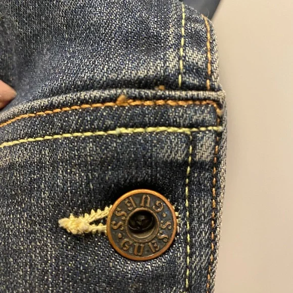 NWT Guess Premium Vintage Wash Embroidered & Stud Embellished Denim Jacket - Picture 6 of 12